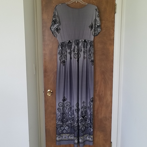 Dress - Picture 3 of 4